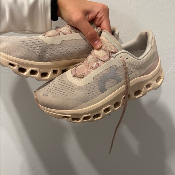 On Cloud Nova Moon/Fawn - Picture 5 of 6